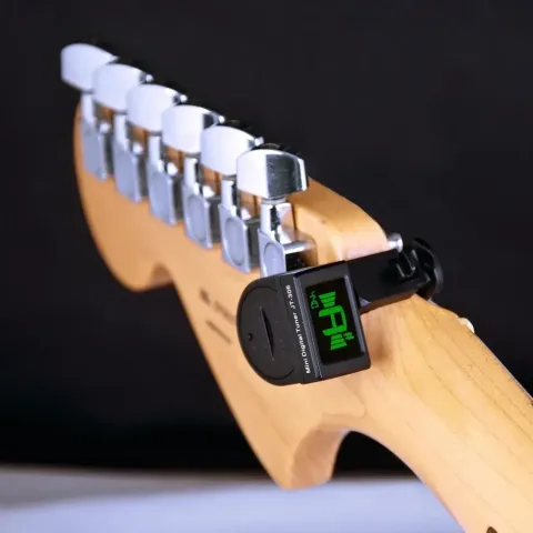 JT-306 Mini digitalni LCD štimer za električnu, akustičnu, klasičnu gitaru, hromatski štimer za gitaru i bas